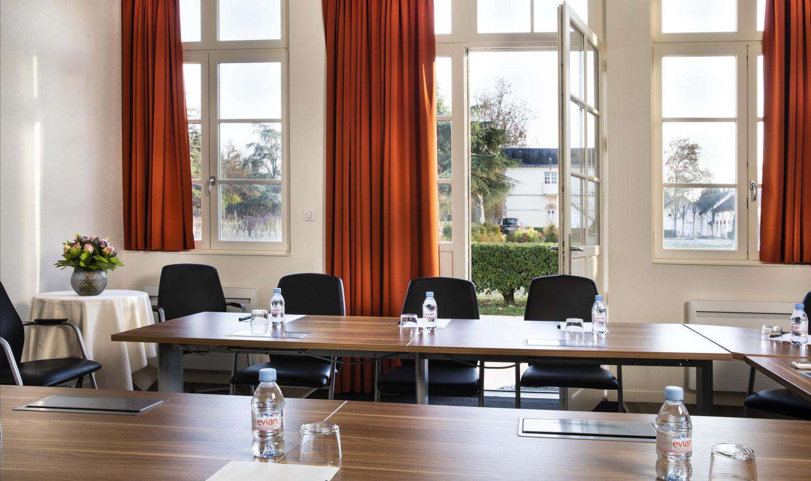 Country Club Ξενοδοχείο Yvré-lʼÉvêque Επιχειρήσεις φωτογραφία