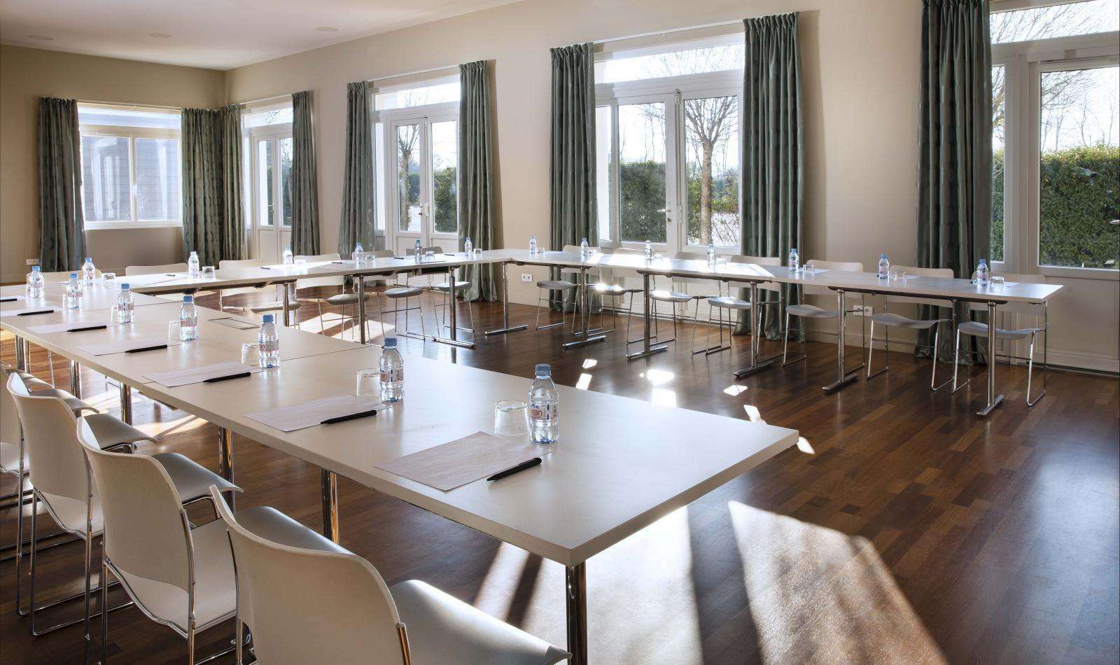 Country Club Ξενοδοχείο Yvré-lʼÉvêque Επιχειρήσεις φωτογραφία